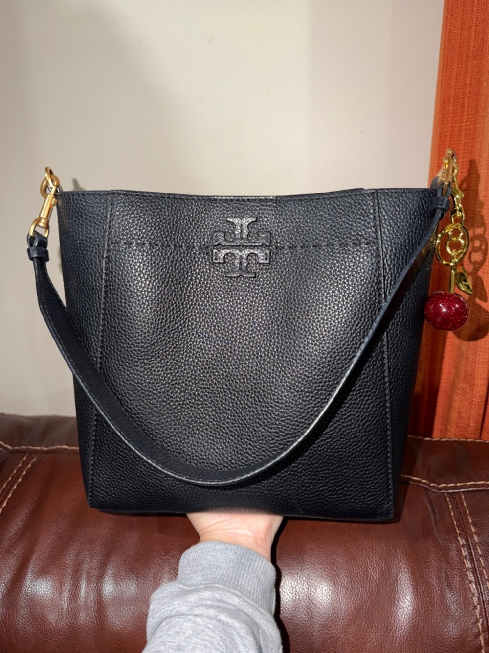‼️Tory Burch Mcgraw Black Leather Bucket Bag Shoulder Bag